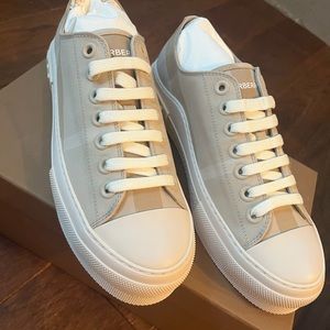 Burberry sneakers